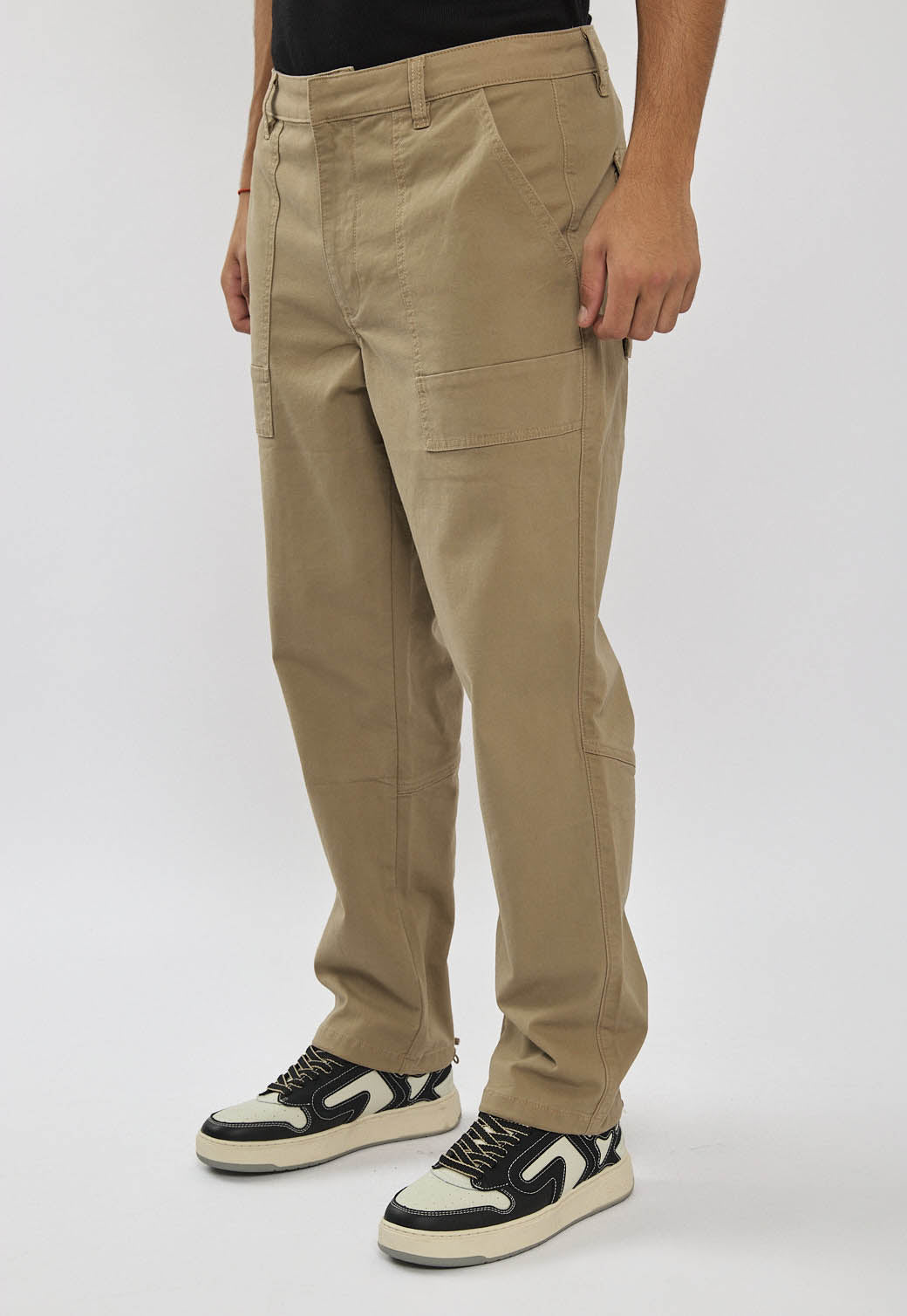 מכנסיים לגברים בצבע קאמל