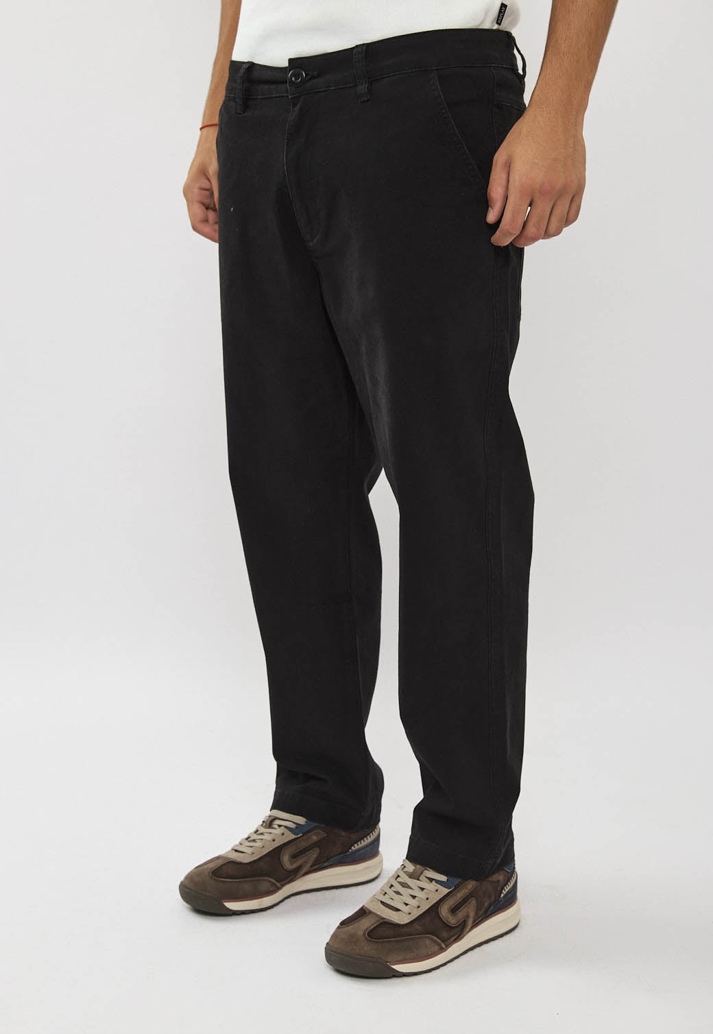 מכנסי טוויל לגברים בצבע שחור עם לוגו