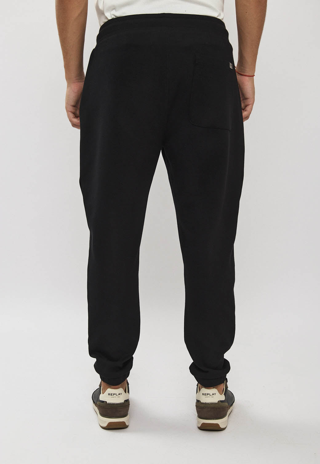 מכנסי ג׳וגר לגברים בצבע שחור