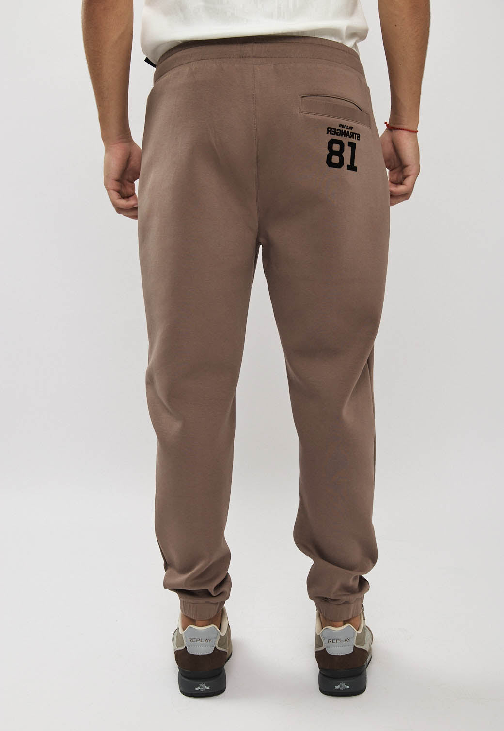 מכנסי טרנינג לגברים בצבע קאמל