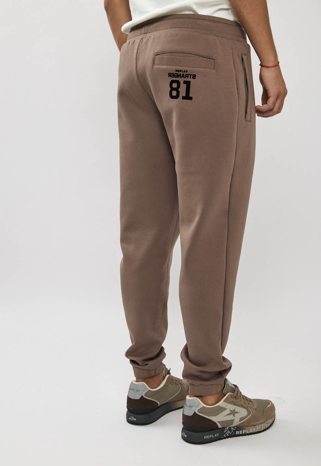 מכנסי טרנינג לגברים בצבע קאמל