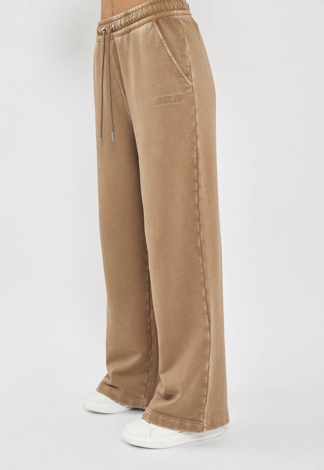 מכנסי טרנינג רחבים לנשים בצבע חום עם שרוך