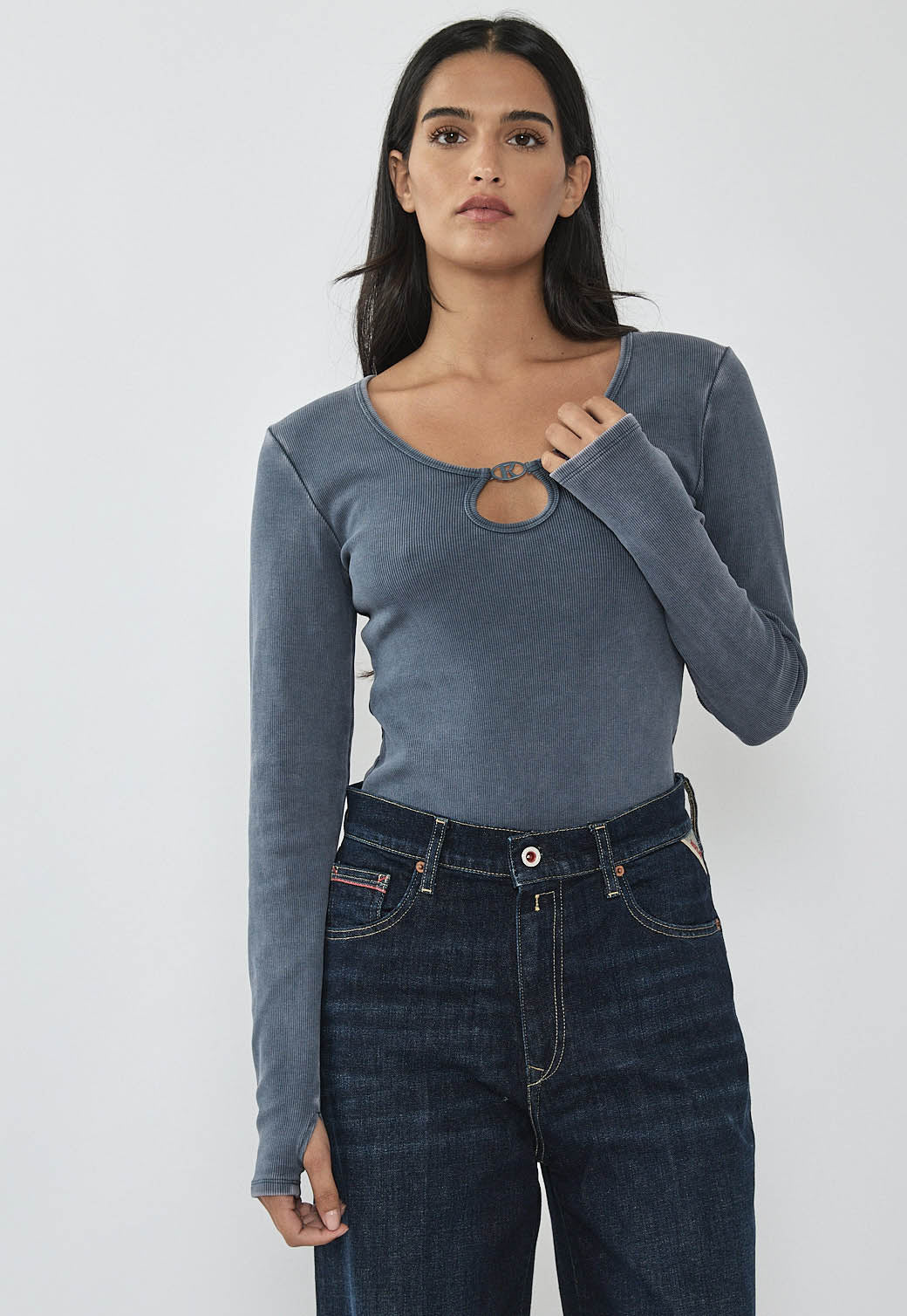 בודיסוט לנשים בצבע אינדיגו עם חיתוך טיפה ומפתח עגול