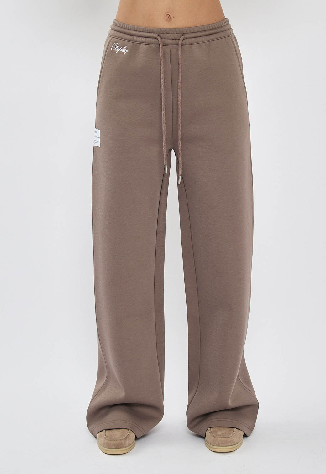 מכנסי טרנינג INTERLOCK LONG PANTS בצבע חום