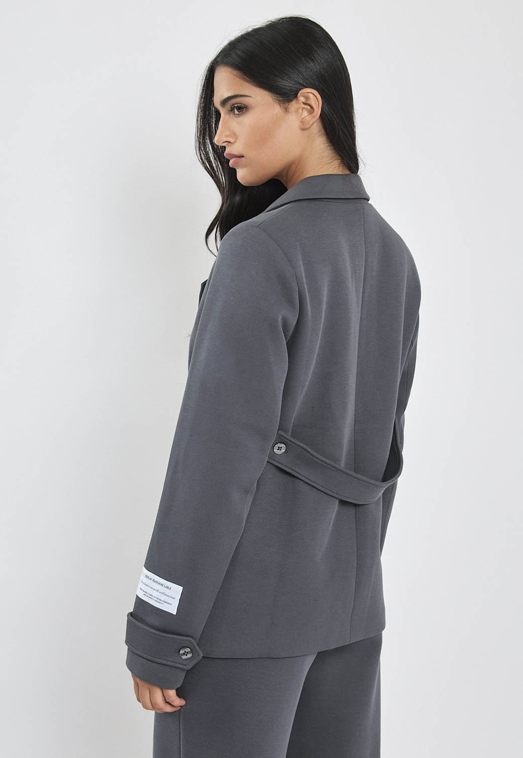 בלייזר לנשים W INTERLOCK JKT בצבע אפור