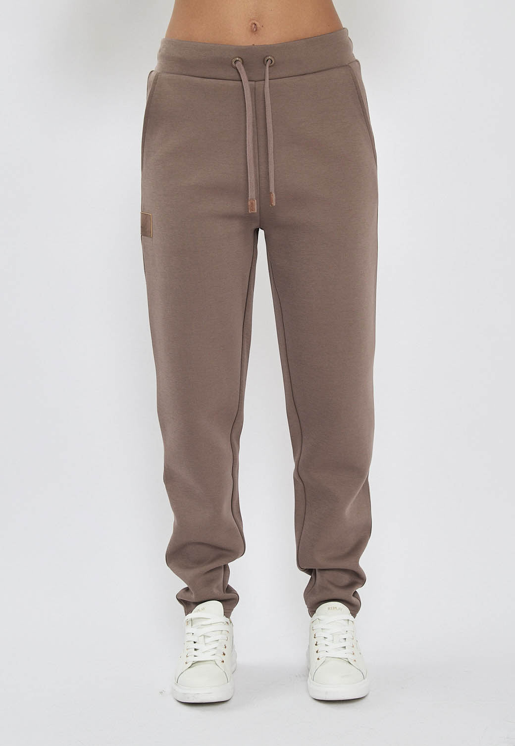 מכנסי טרנינג ארוכים לנשים בצבע חום