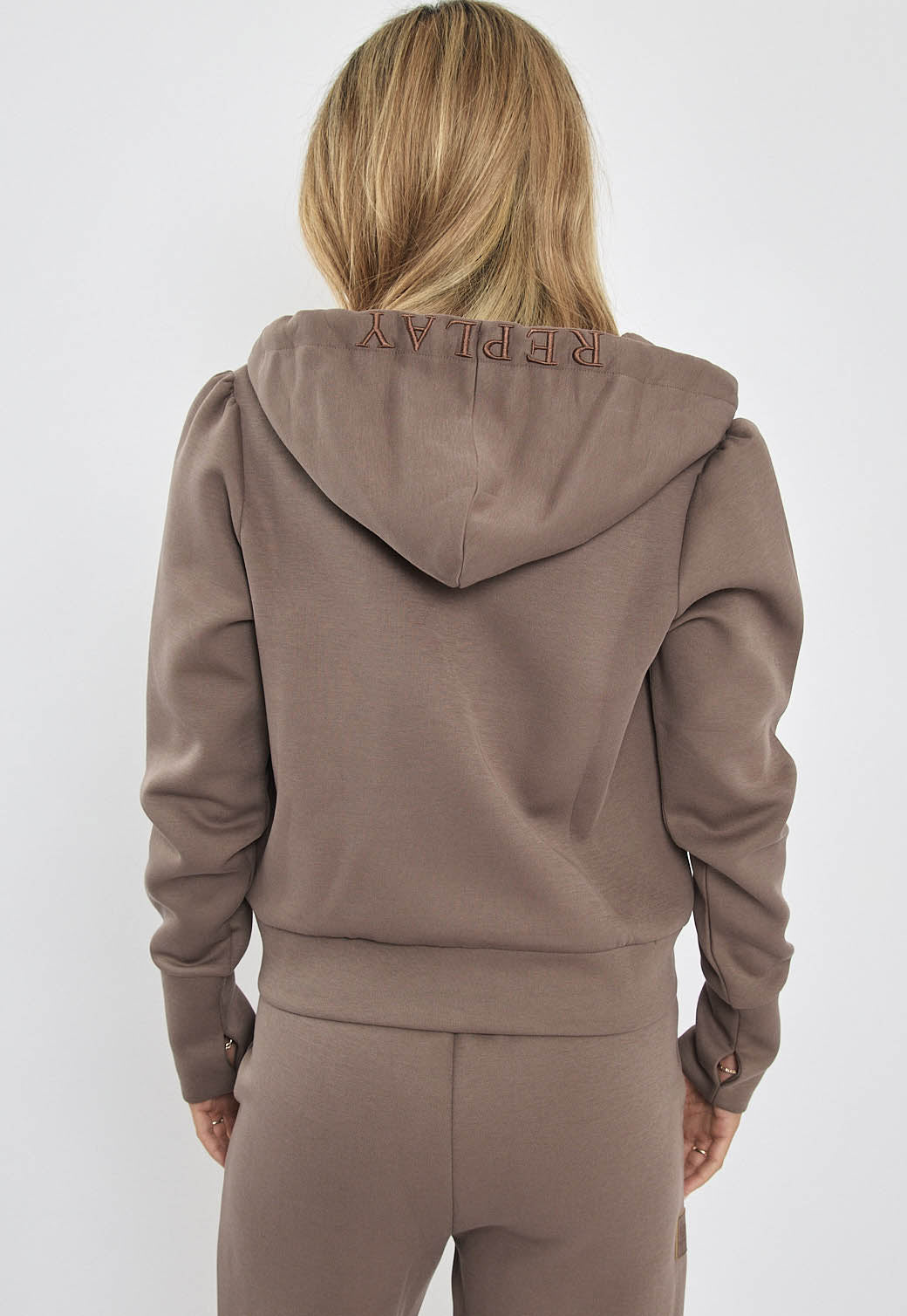 קפוצ'ון רוכסן לנשים בצבע חום