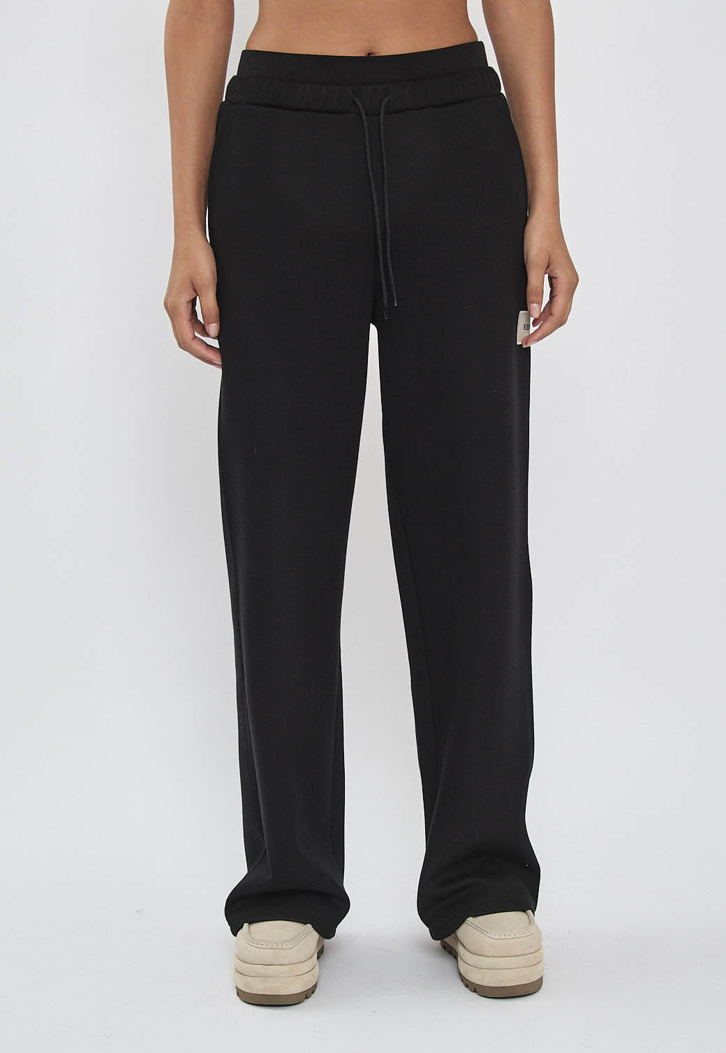 מכנסיים ארוכים לנשים בצבע שחור