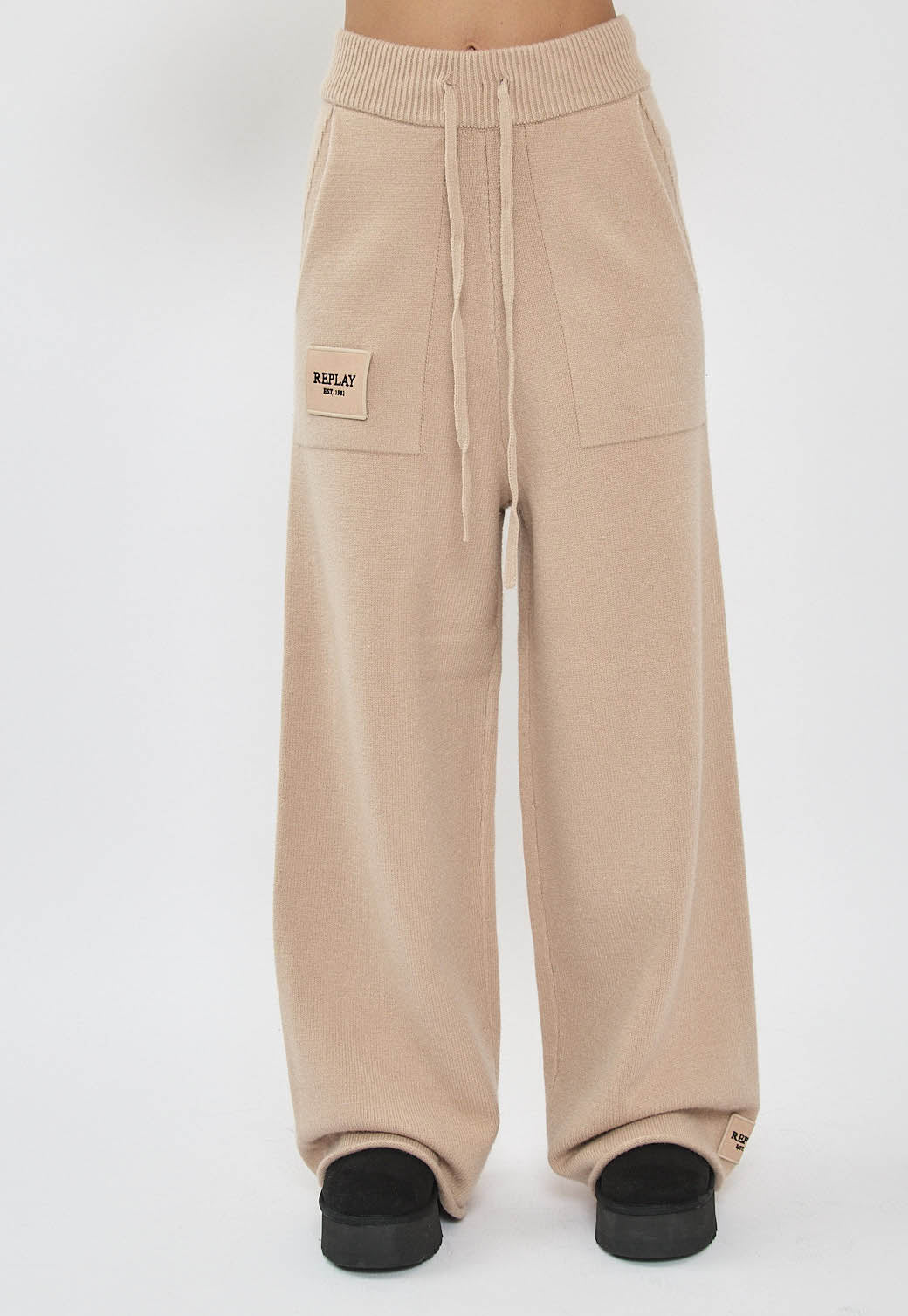 מכנסיים רחבים ארוכים לנשים בצבע בז'