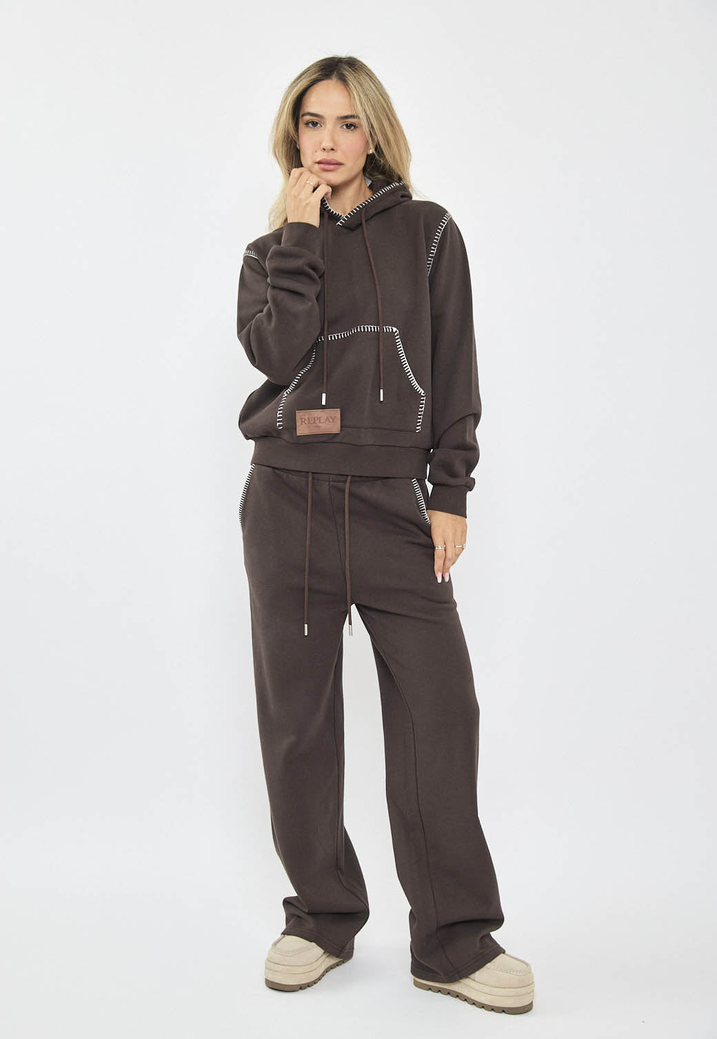 קפוצ'ון לנשים HOODED SWEATSHIRT בצבע חום