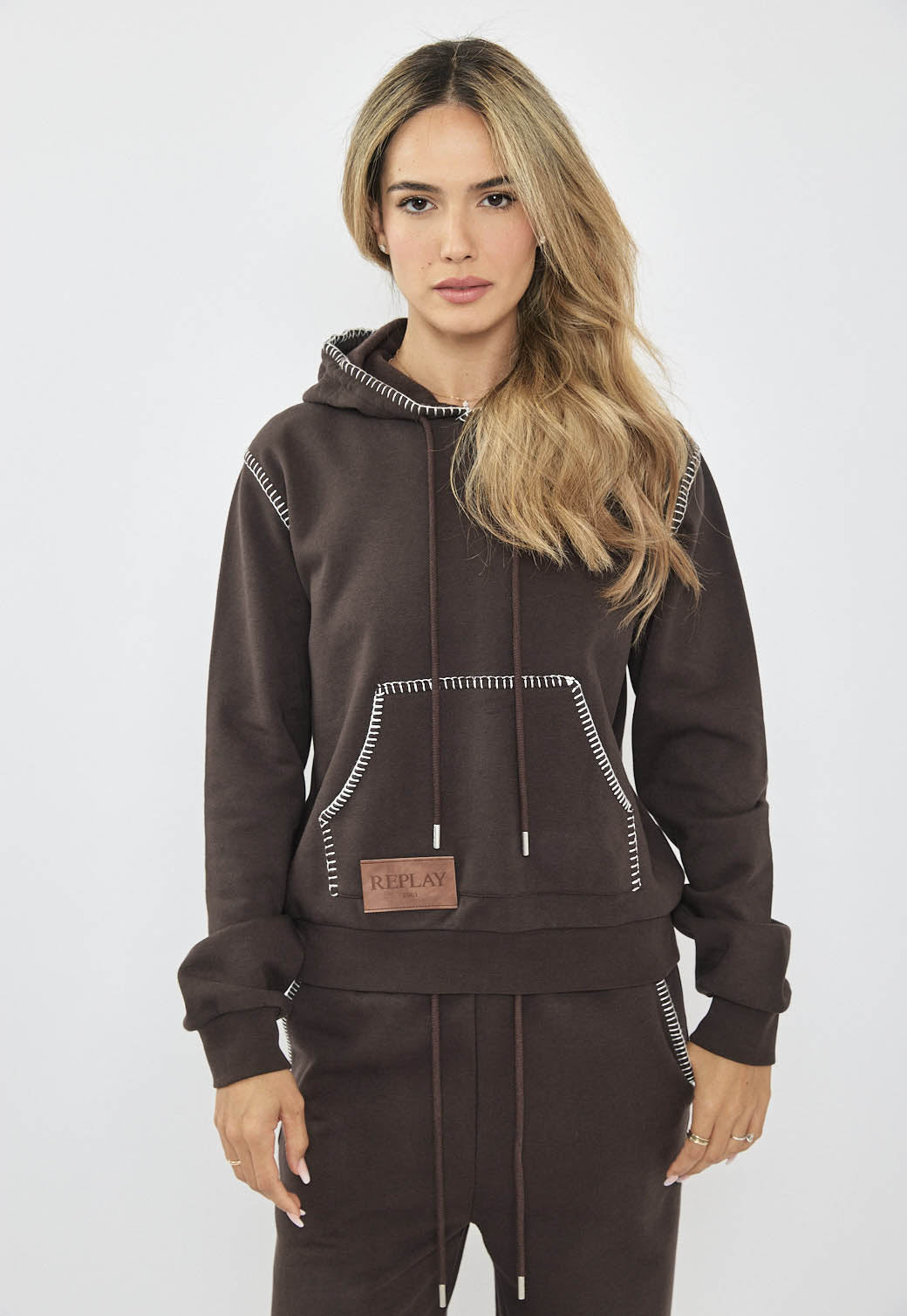 קפוצ'ון לנשים HOODED SWEATSHIRT בצבע חום