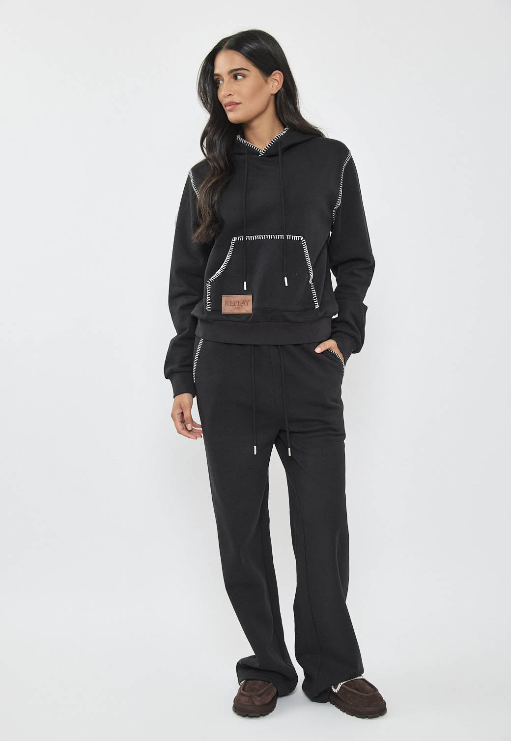 קפוצ’ון לנשים W CVC בצבע שחור