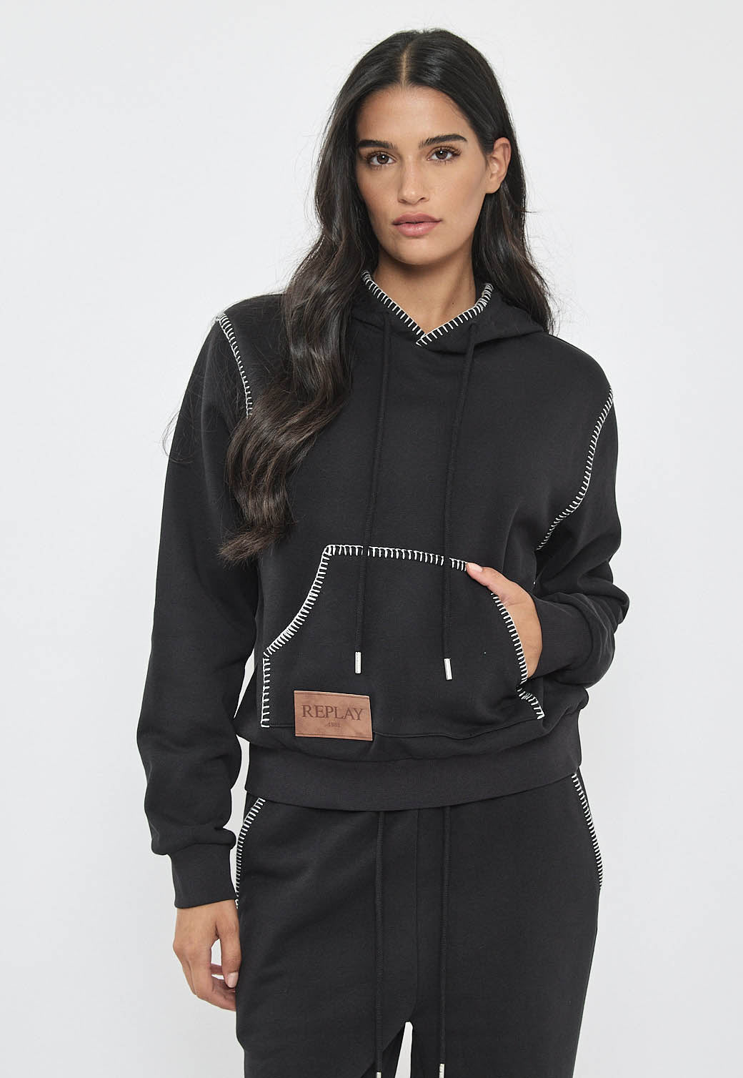 קפוצ’ון לנשים W CVC בצבע שחור