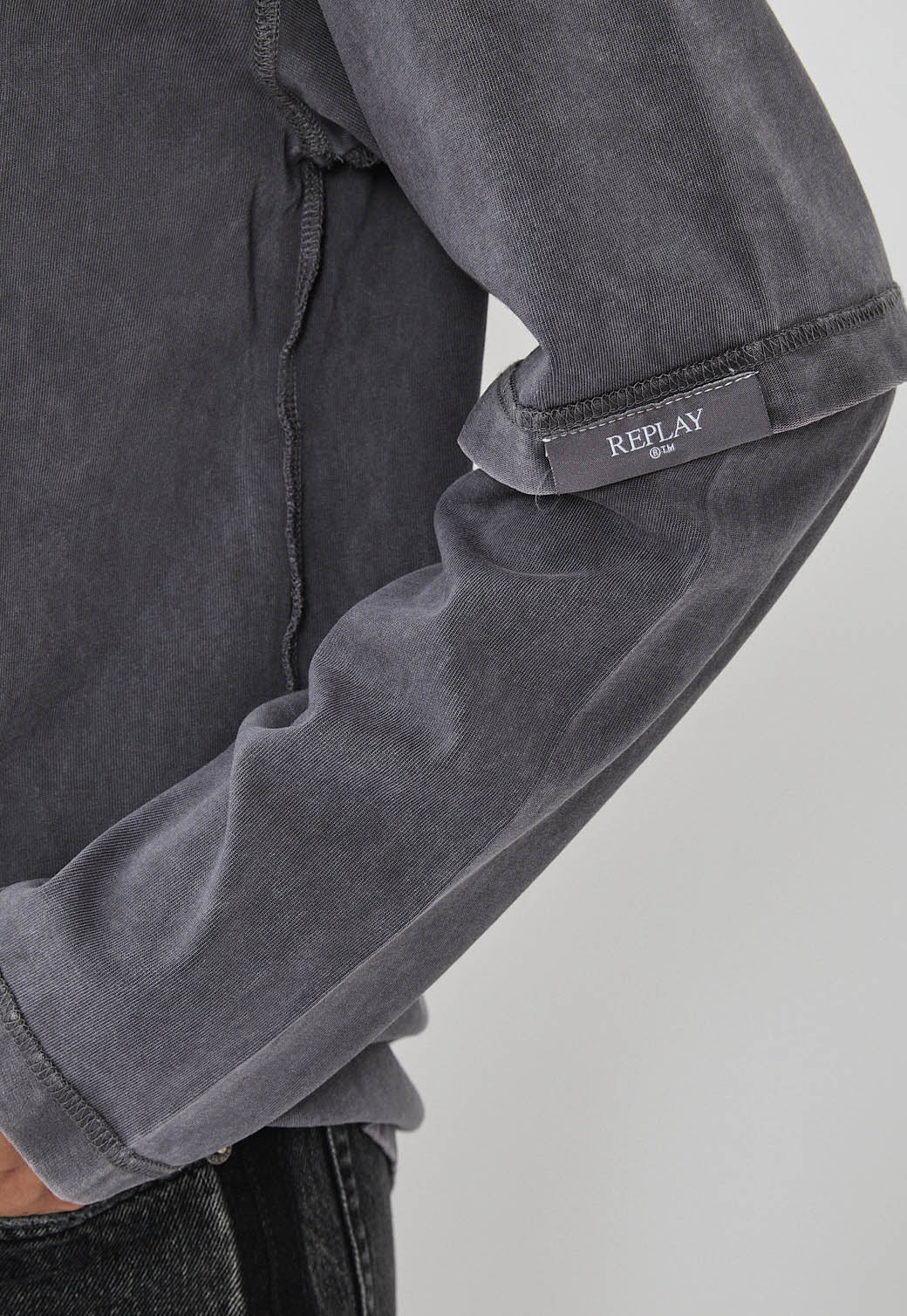 טי-שירט ארוכה לנשים בצבע אפור