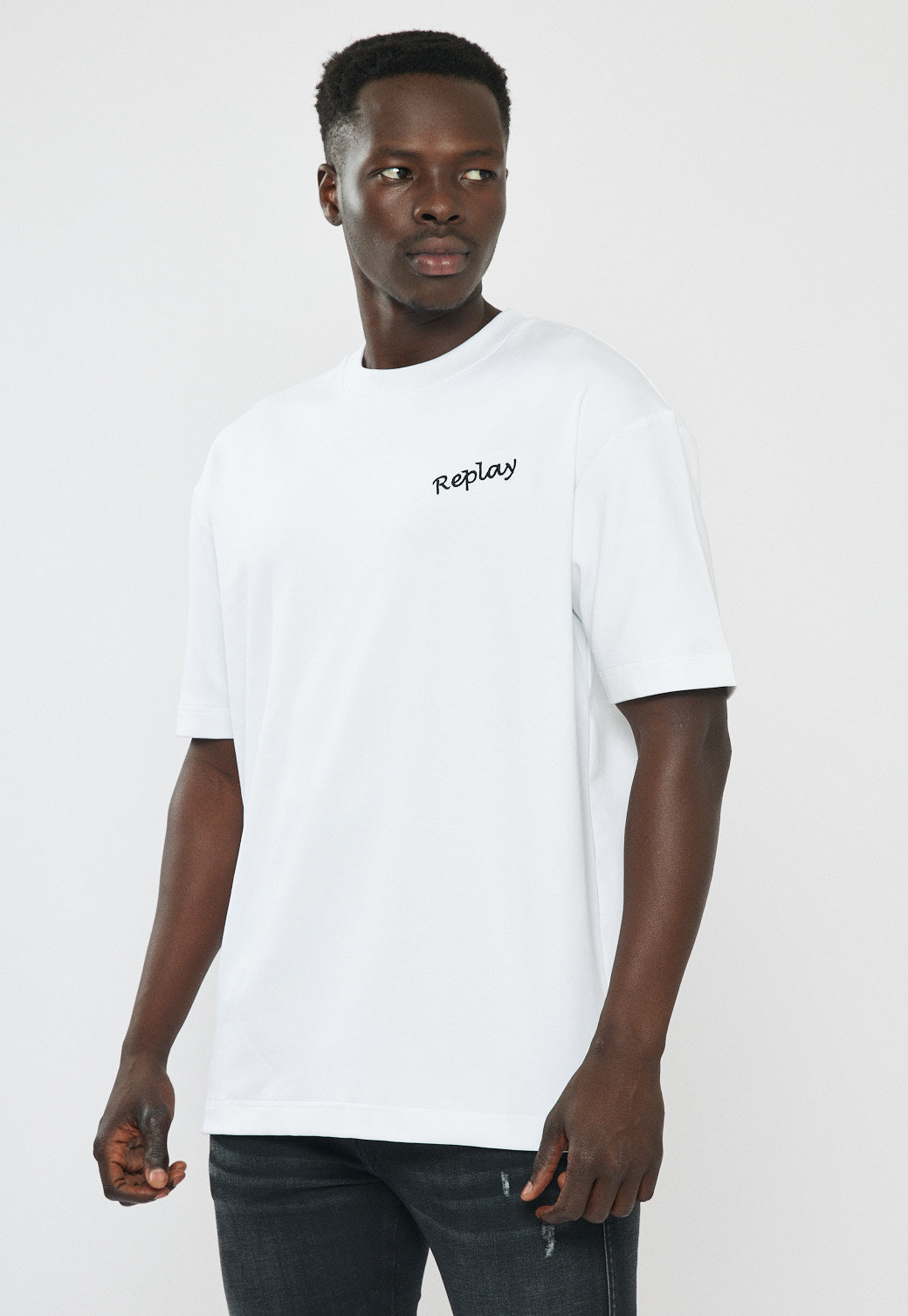 טי-שירט אוברסייז לגברים בצבע לבן הדפס בגב