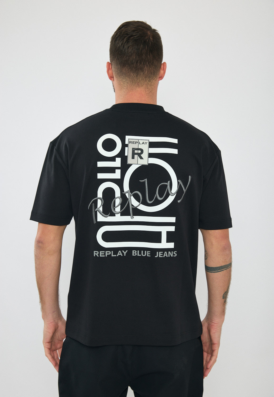 טי-שירט אוברסייז לגברים בצבע שחור עם לוגו והדפס בגב