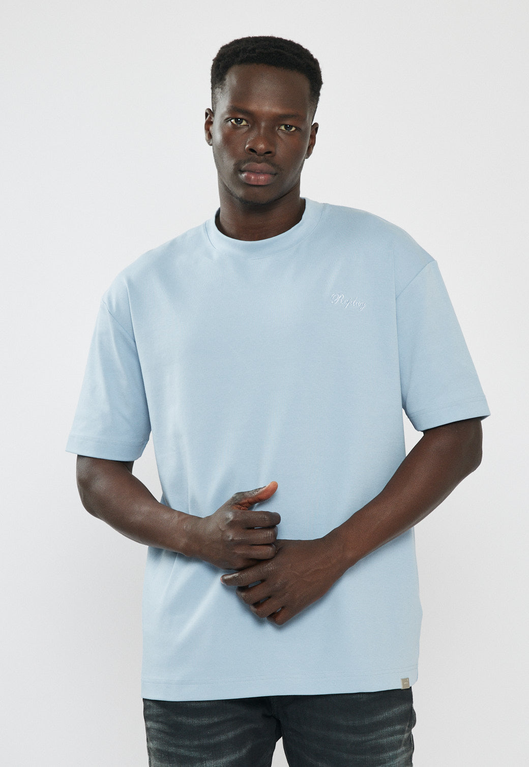 טי-שירט אוברסייז לגברים בצבע תכלת עם לוגו