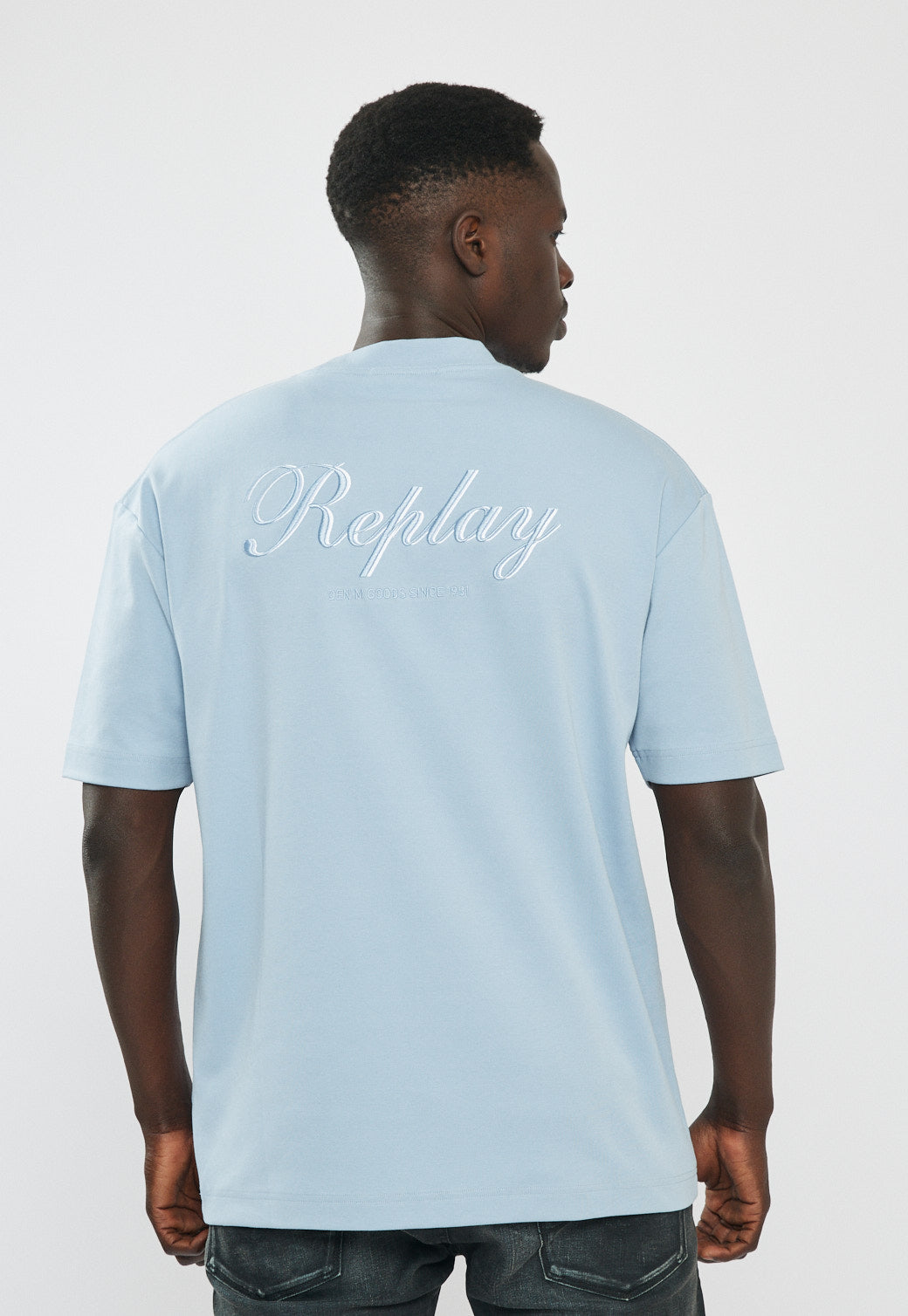 טי-שירט אוברסייז לגברים בצבע תכלת עם לוגו