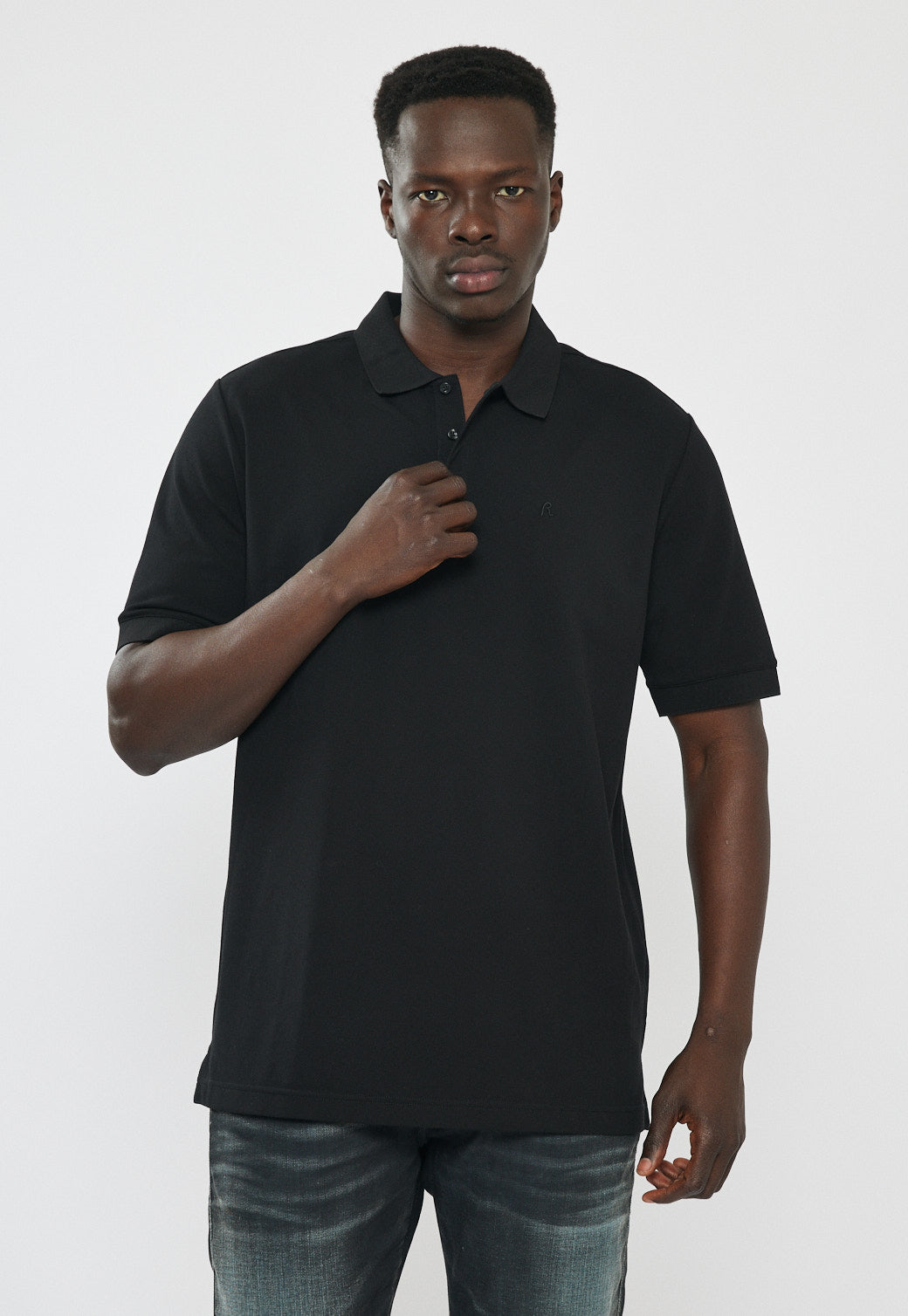 חולצת פולו לגברים בצבע שחור