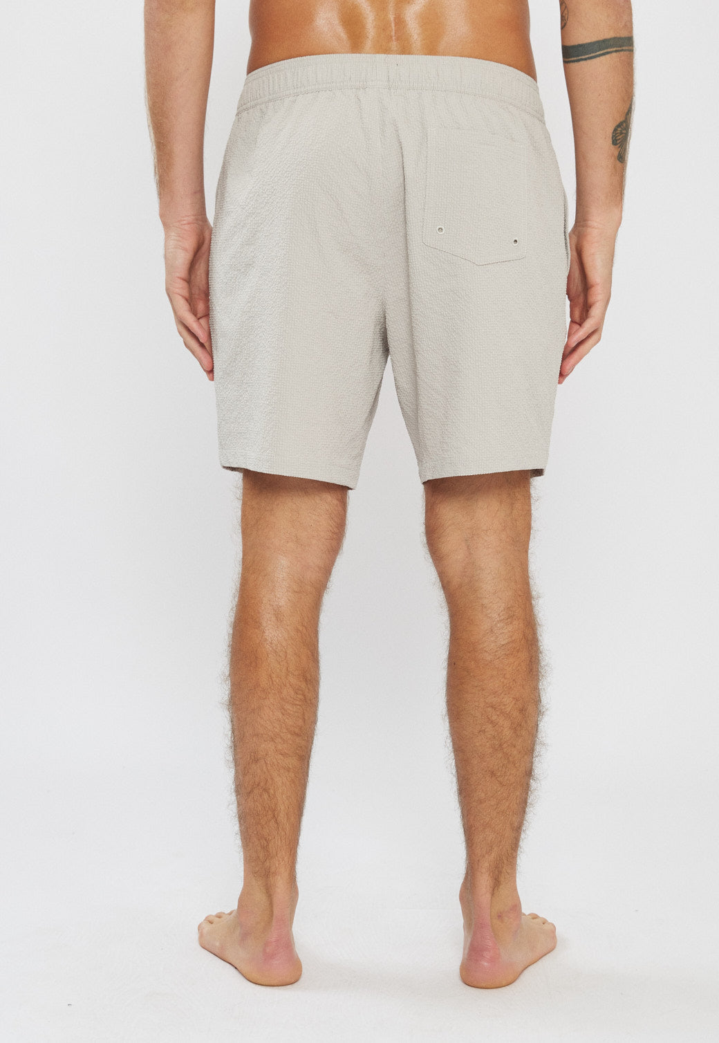 בגד ים לגברים בצבע אפור בהיר