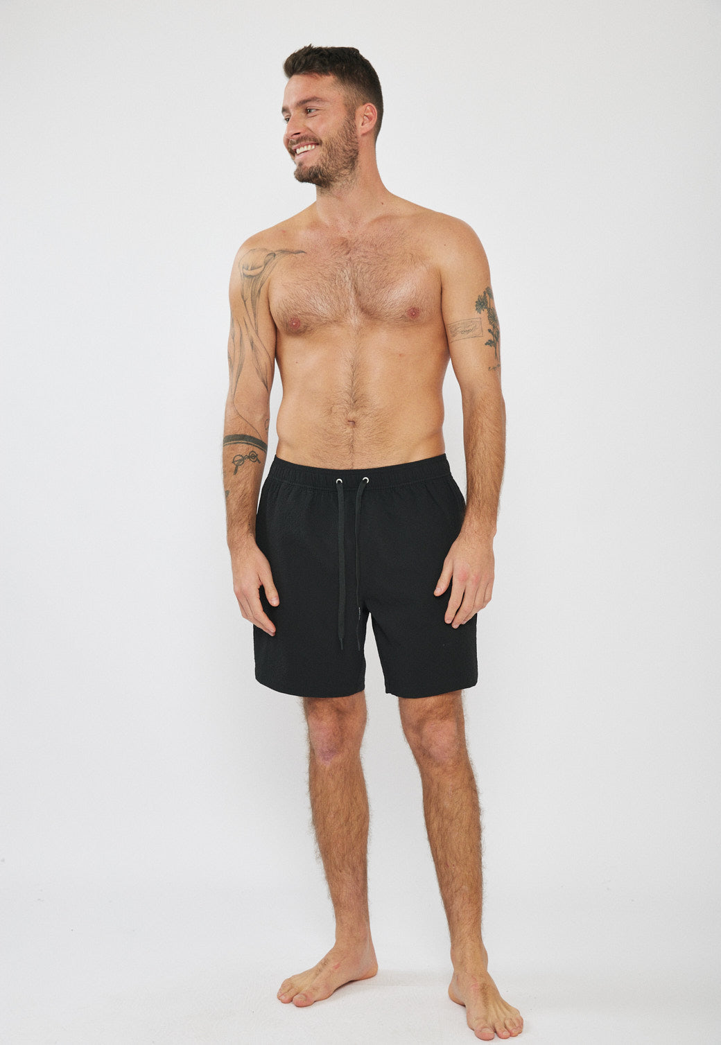 בגד ים לגברים בצבע שחור