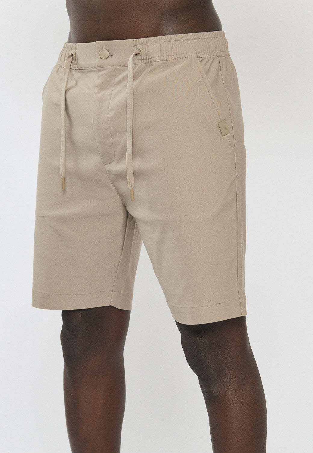 מכנסיים קצרים לגברים בצבע בז'