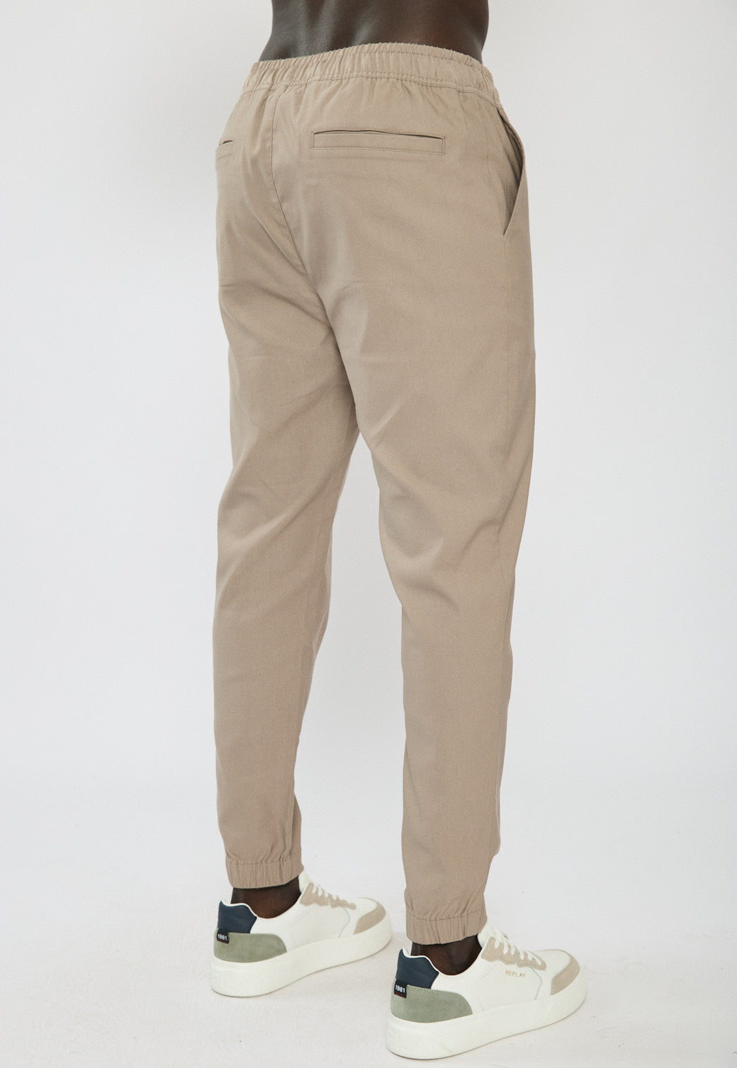 מכנסיים ארוכים לגברים בצבע בז'