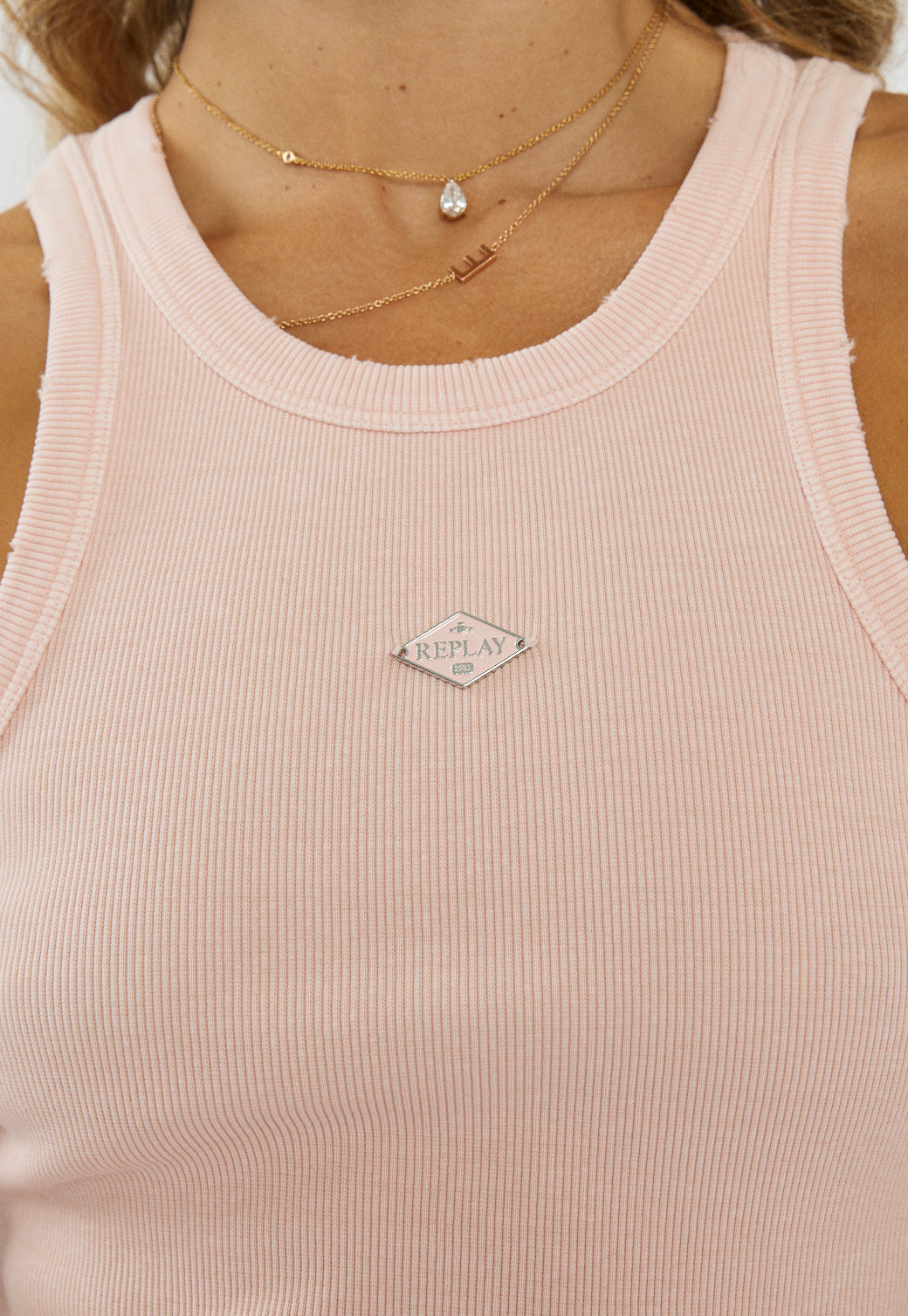 גופיית ריב לנשים ורוד ניוד קלאסי