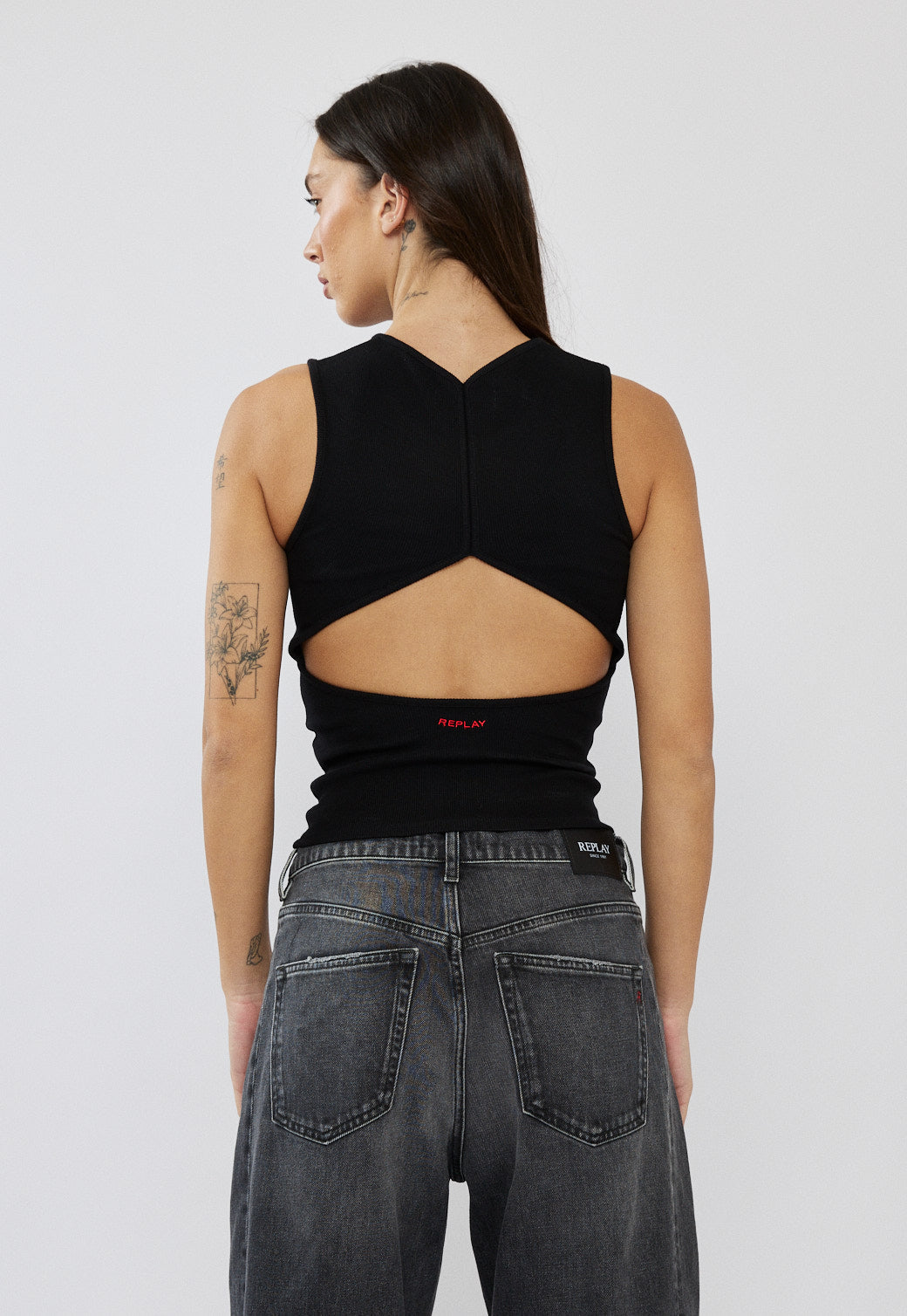 טופ ריב לנשים בצבע שחור