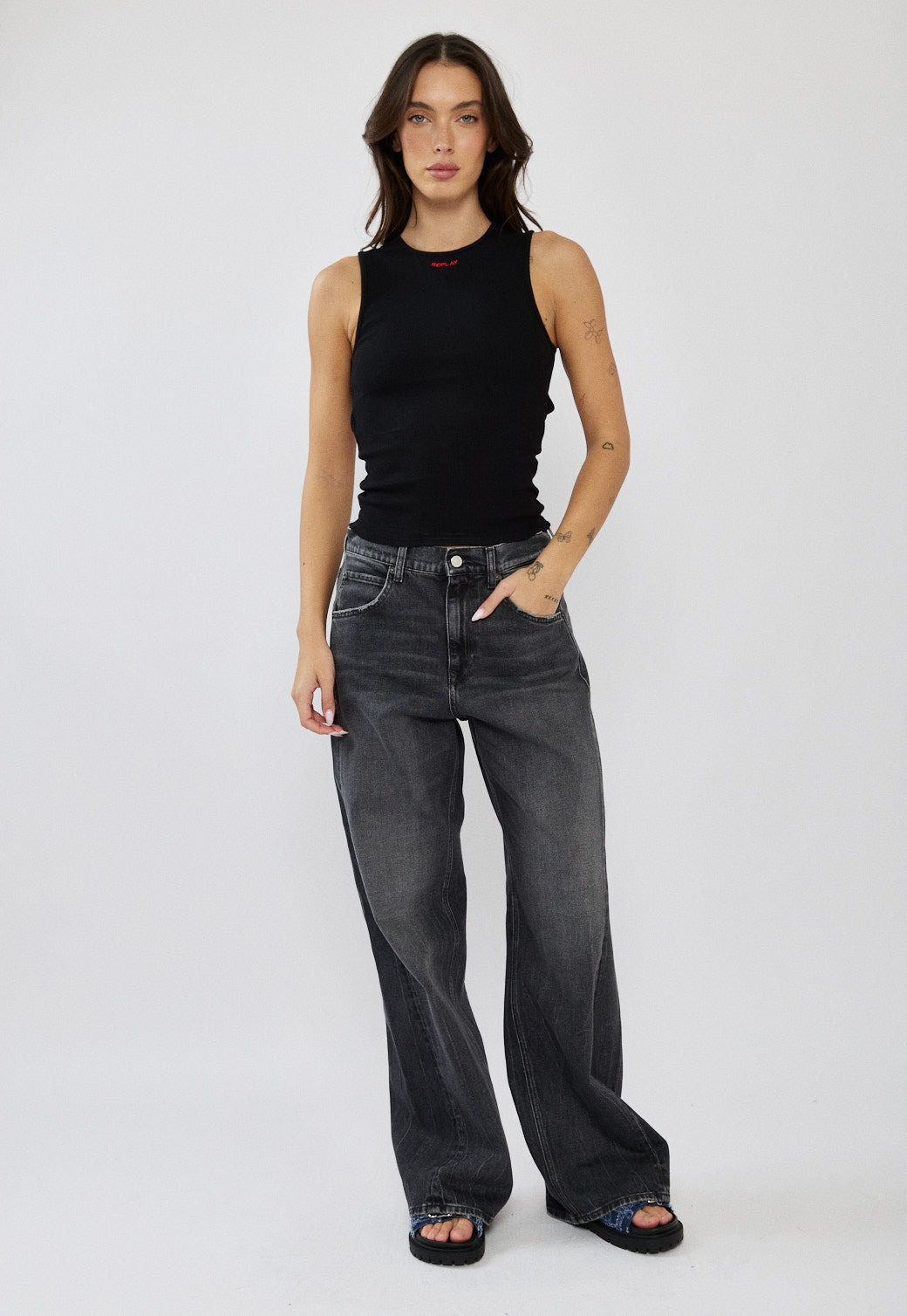 טופ ריב לנשים בצבע שחור