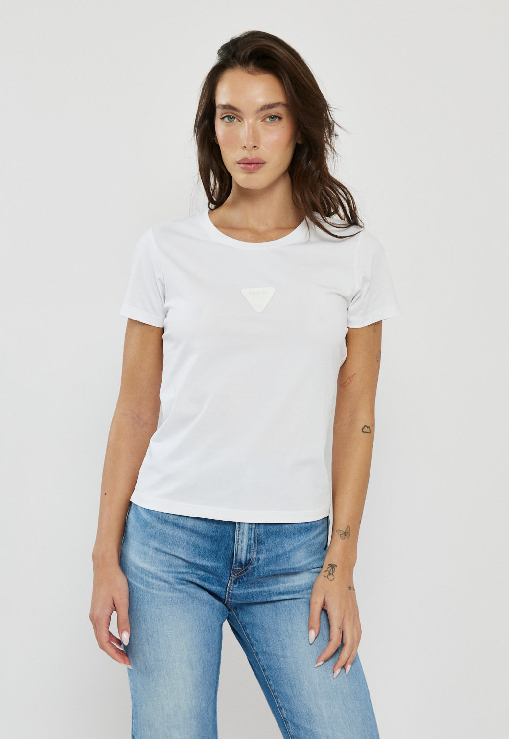 טי-שירט נשים בצבע לבן