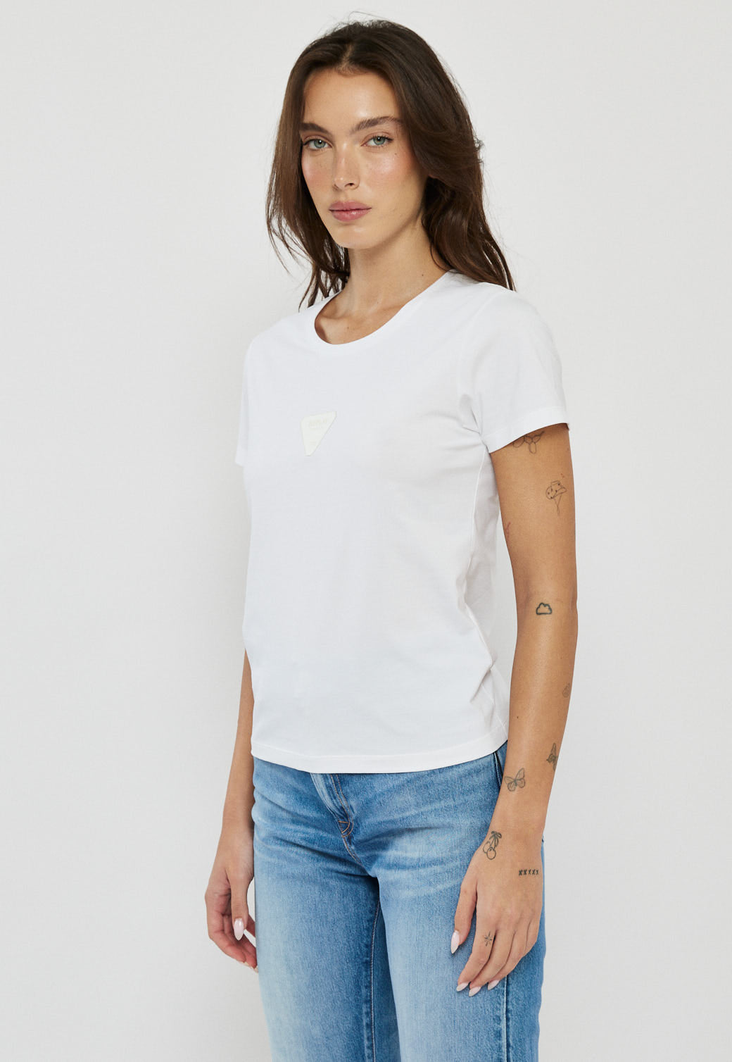 טי-שירט נשים בצבע לבן