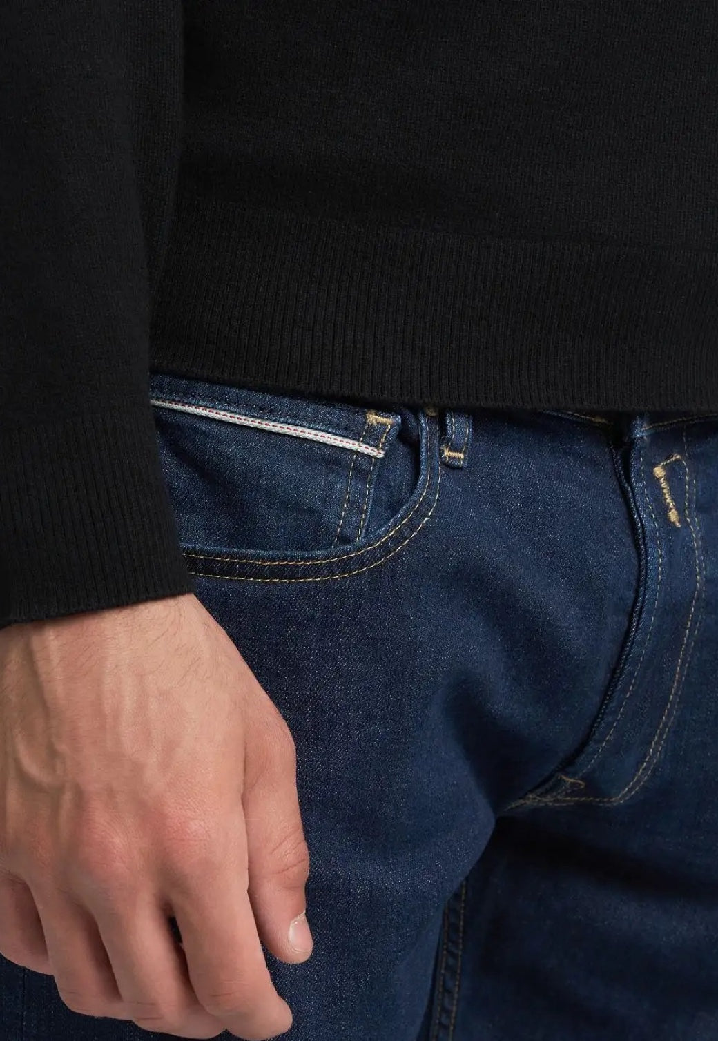 סווטשרט לגברים בצבע שחור