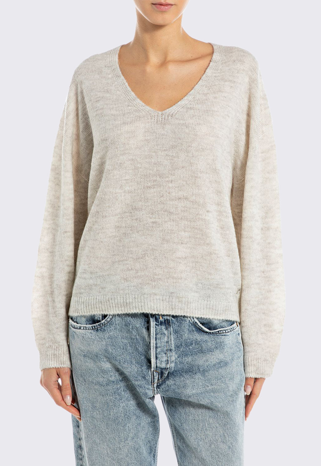 סריג לנשים עם מפתח V בצבע בז' בהיר