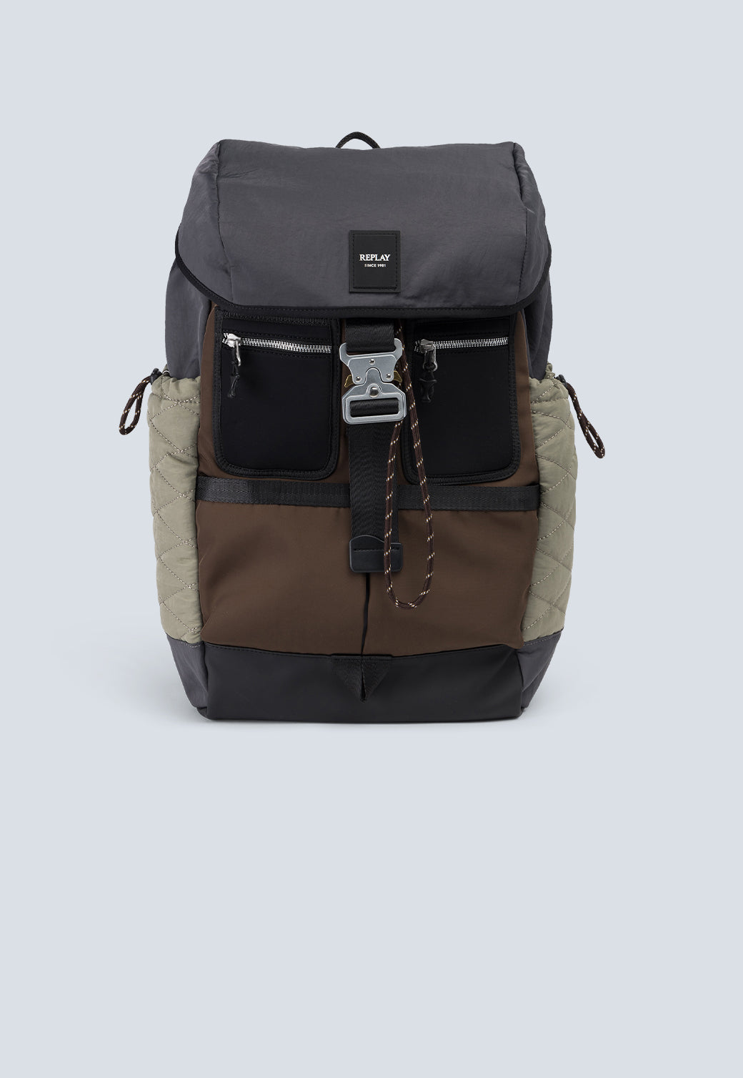 תיק גב לגברים בגווני שחור וחום