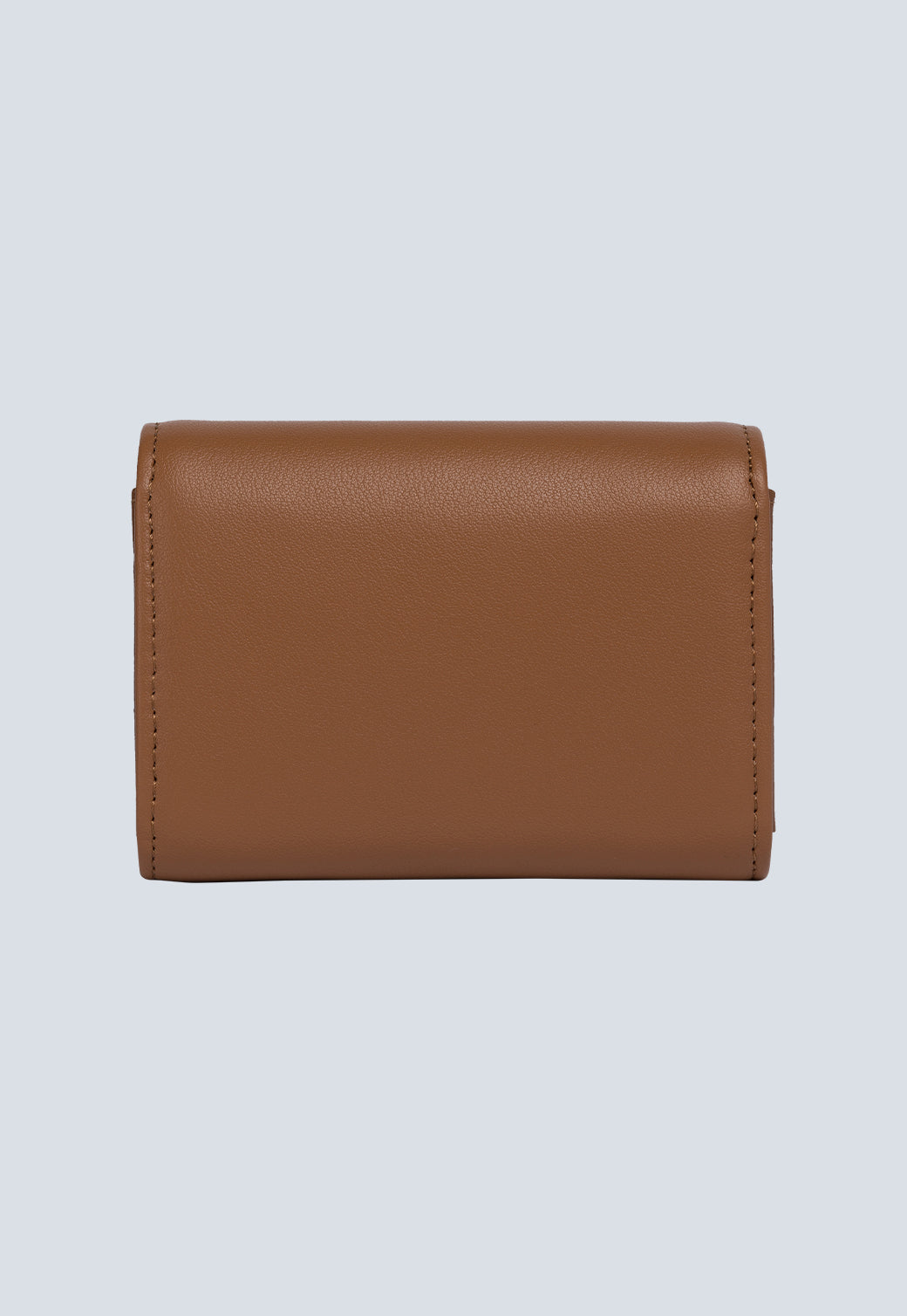 ארנק לנשים בצבע חום בהיר עם סוגר ולוגו מתכת