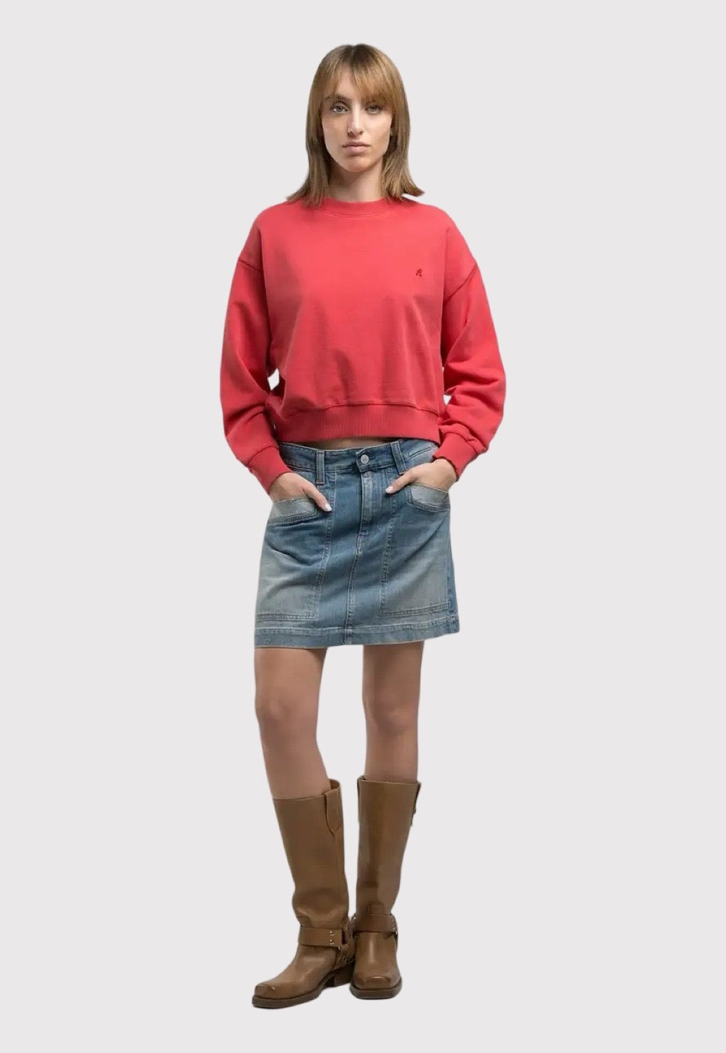 סווטשירט קצר לנשים בצבע אדום