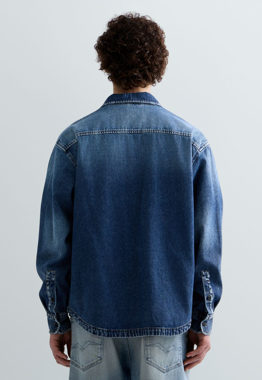 ג'קט ג'ינס אוברשירט לגברים בצבע כחול