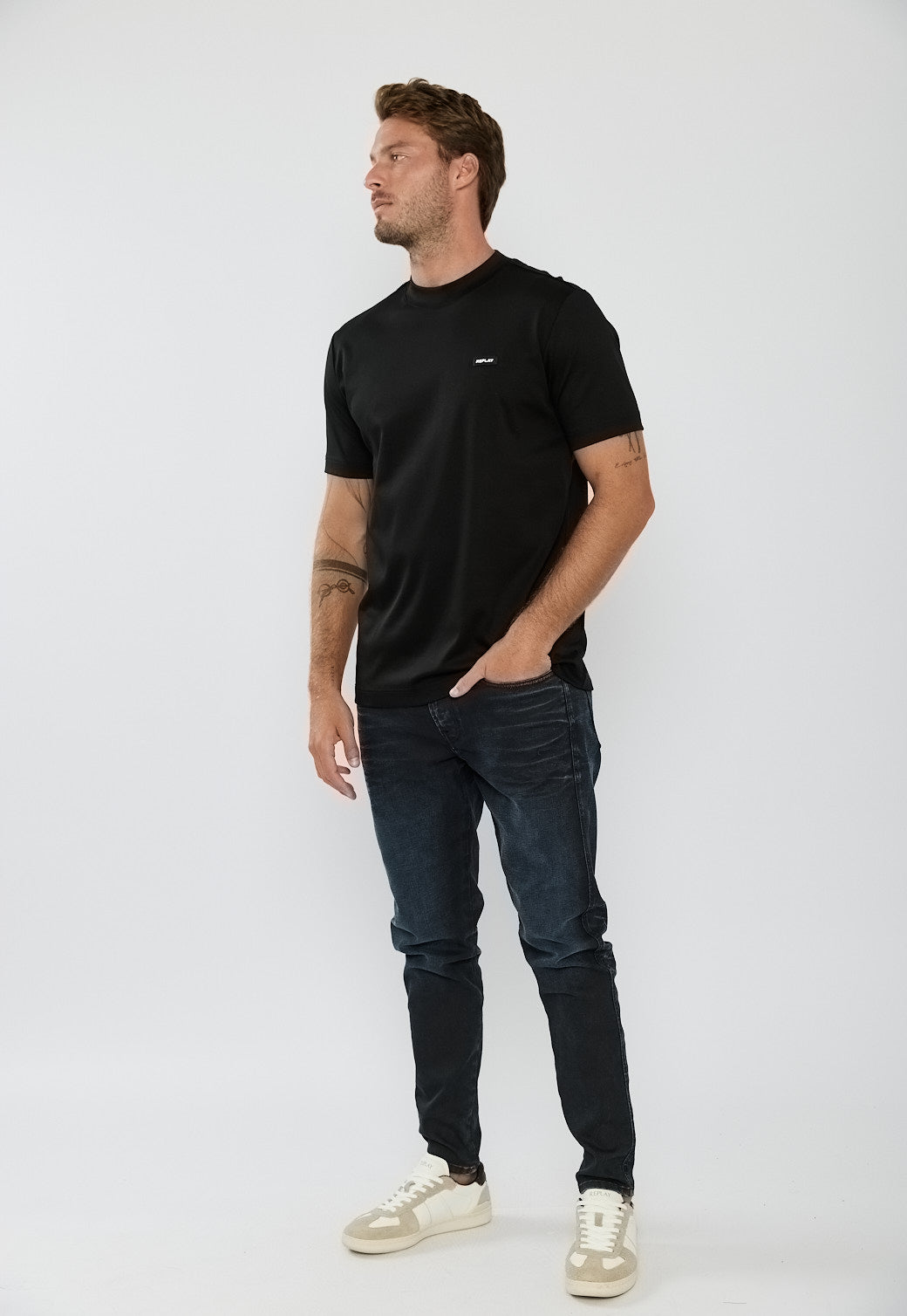 ג'ינס BRONNY לגברים בגזרה סלים טייפרד בצבע כחול נייבי