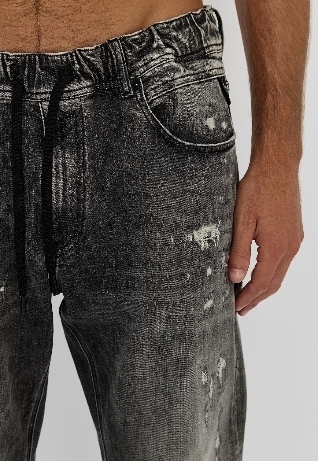 ג'ינס LENNY לגברים בגזרה ג'וגר בצבע אפור