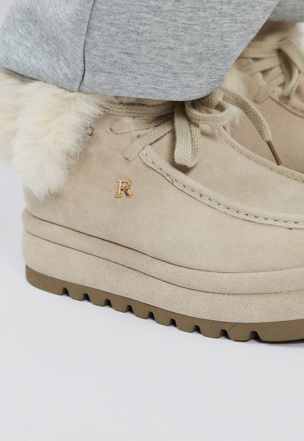 מגפוני MONIE זמש לנשים בצבע אבן