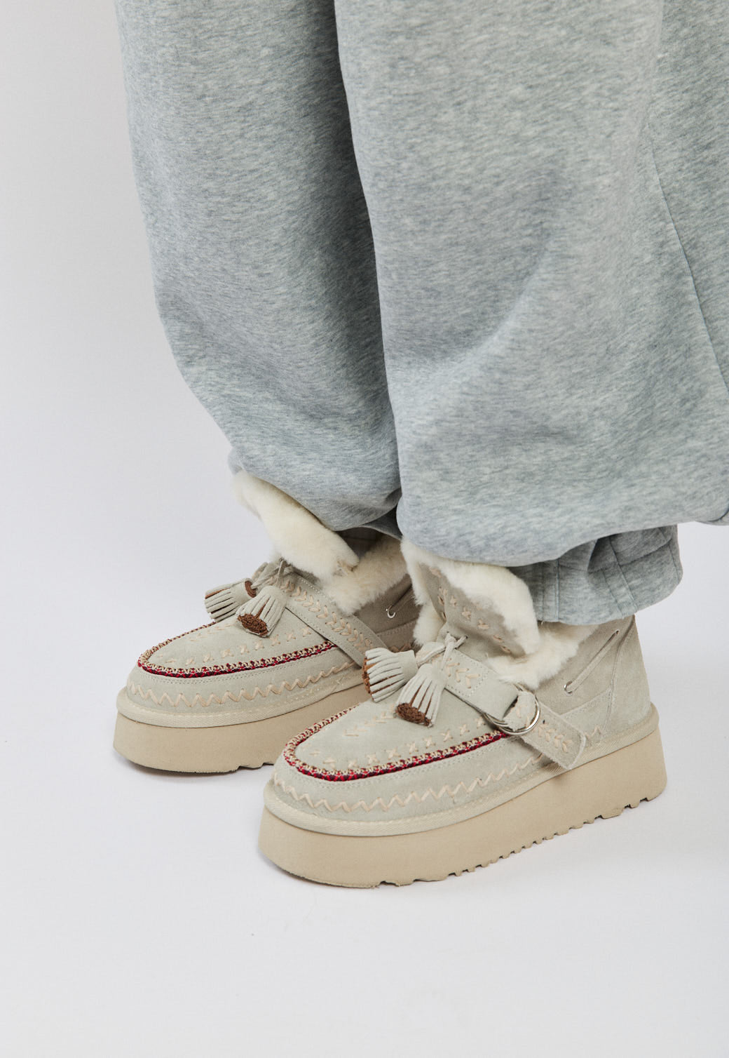 מגפוני זמש לנשים Cozy בצבע אבן עם בטנה מחממת