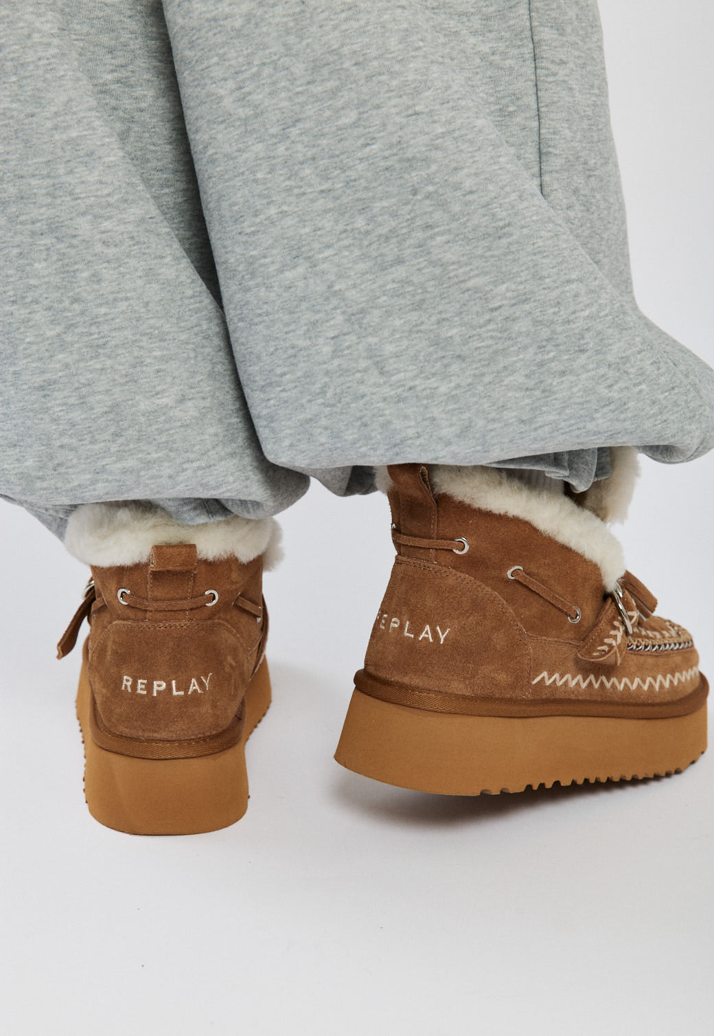 מגפוני זמש לנשים Cozy בצבע קאמל עם בטנה מחממת