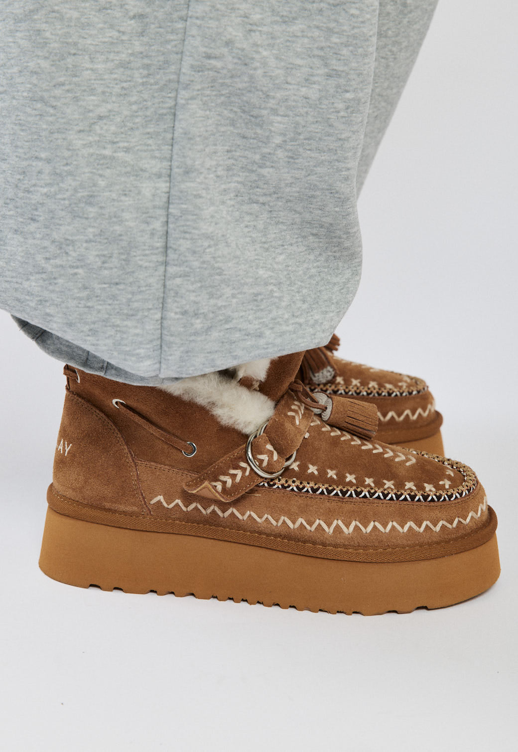 מגפוני זמש לנשים Cozy בצבע קאמל עם בטנה מחממת