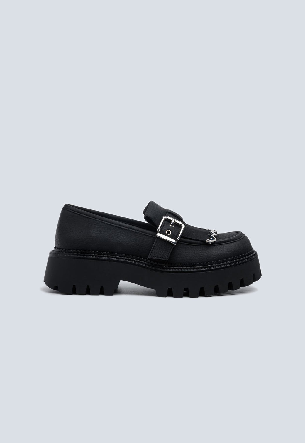 נעלי לואפרס לנשים בצבע שחור