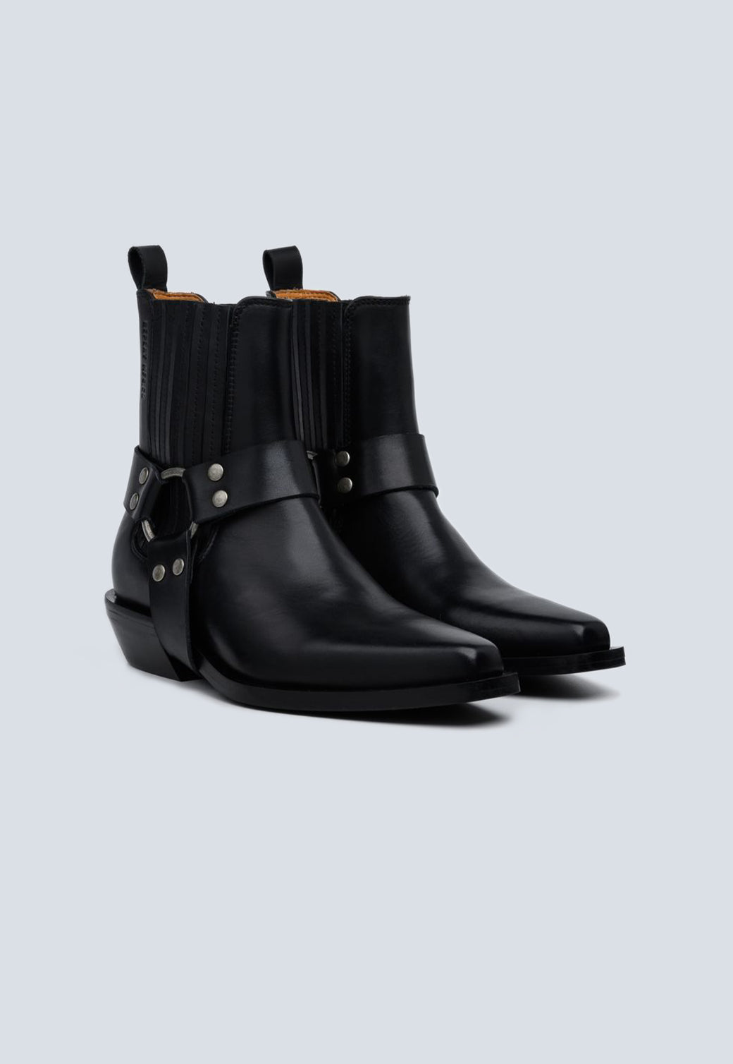 מגפוני עור לנשים בצבע שחור עם אבזם מתכת