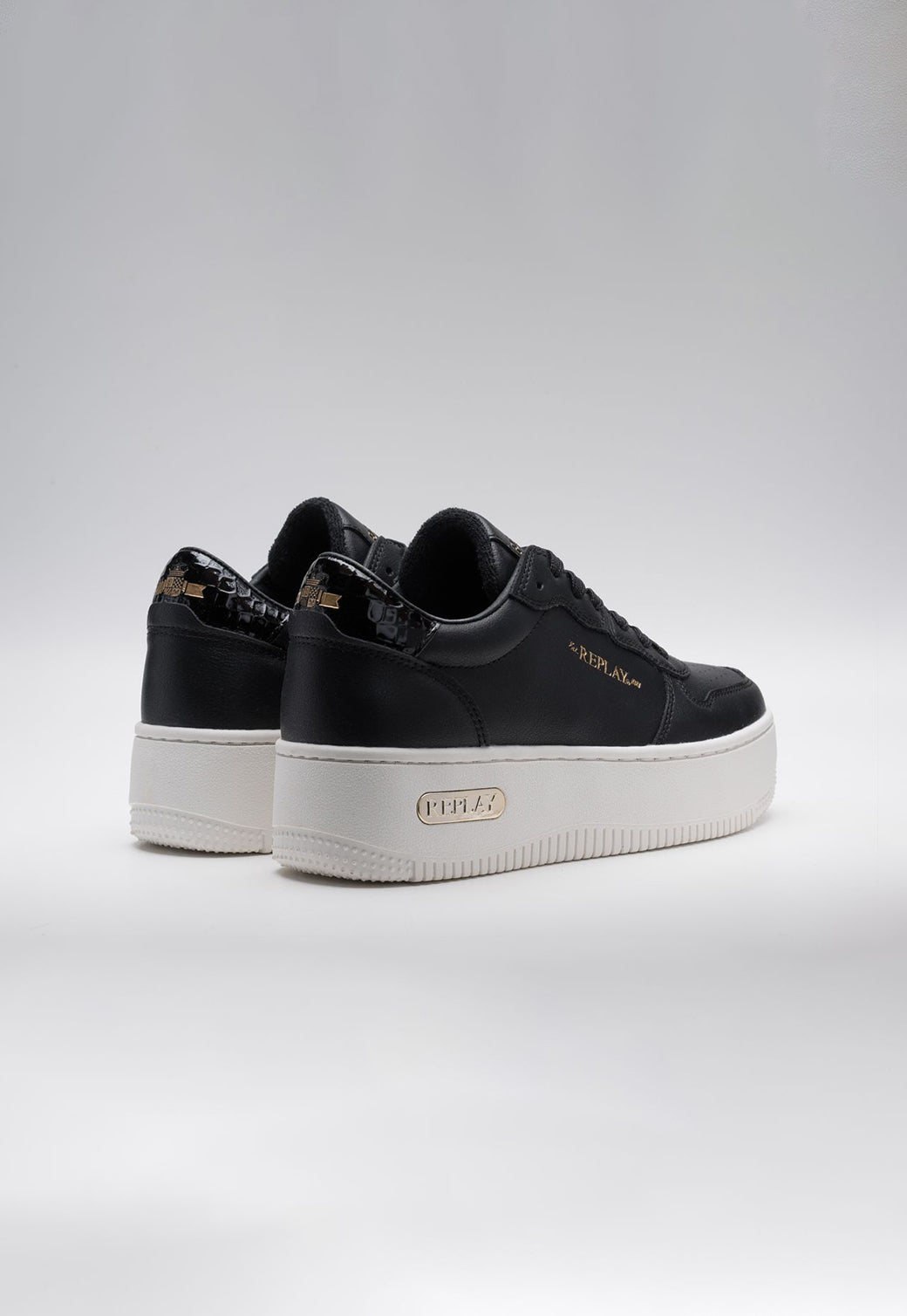 סניקרס לנשים EPIC בצבע שחור