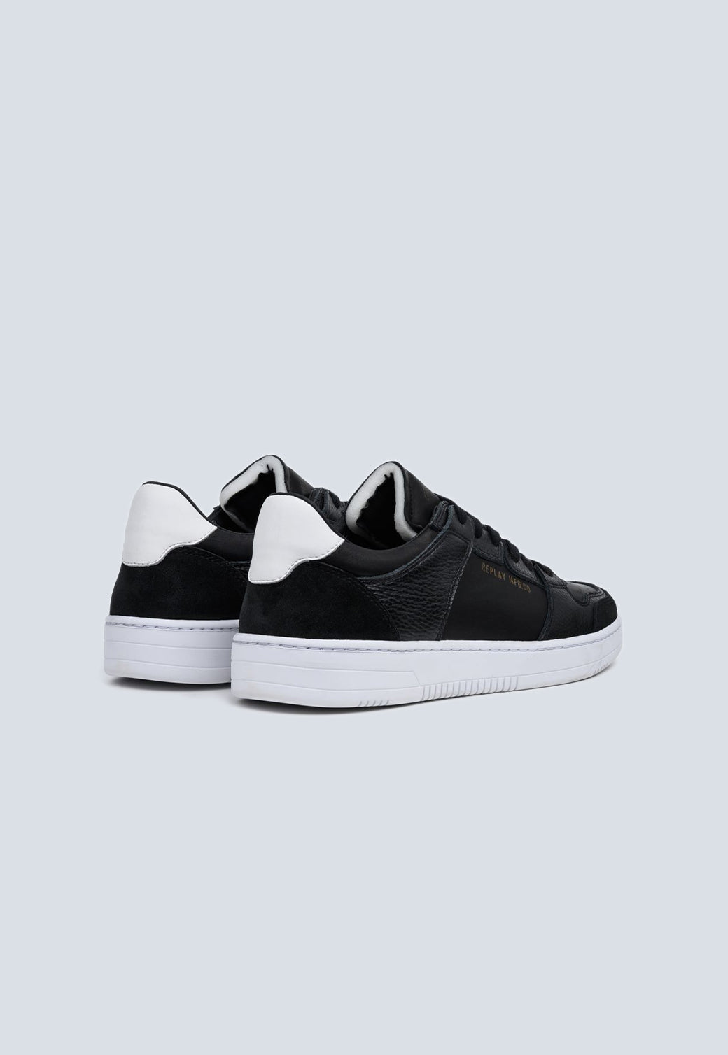 נעלי סניקרס לגברים בצבע שחור