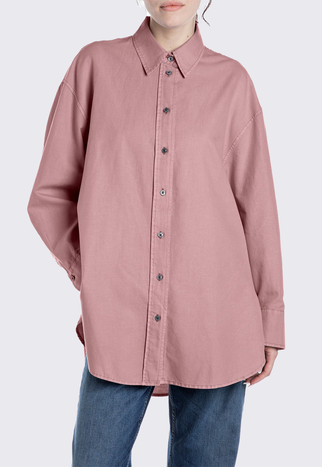 חולצה מכופתרת אוברסייז לנשים בצבע ורוד פודרה