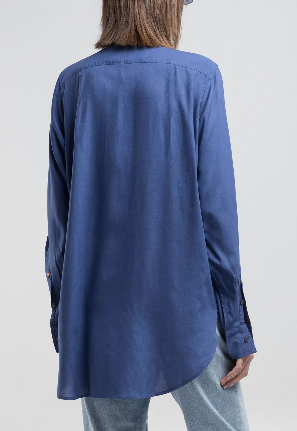חולצה ארוכה לנשים בצבע כחול